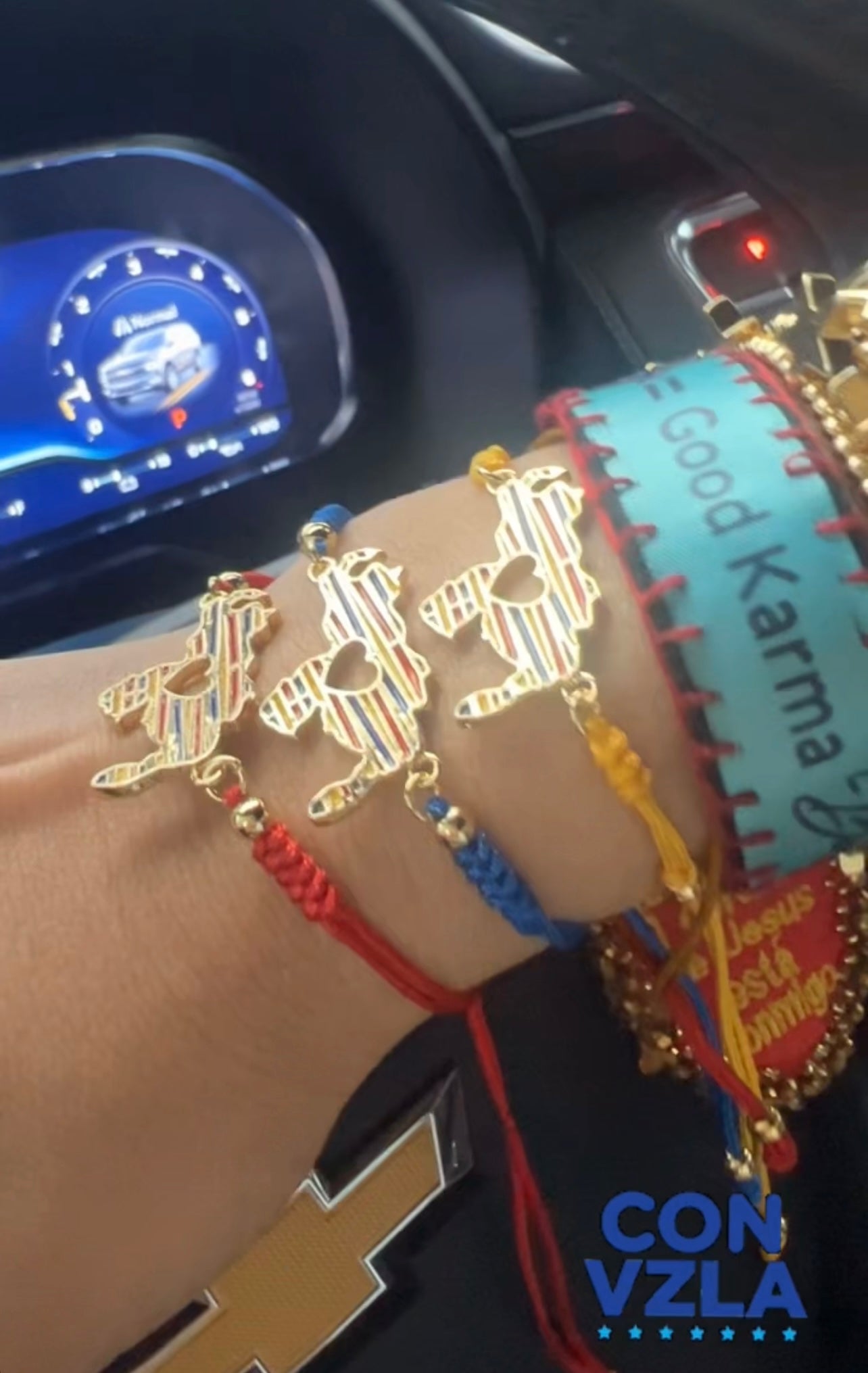 Vzla bracelet tricolor