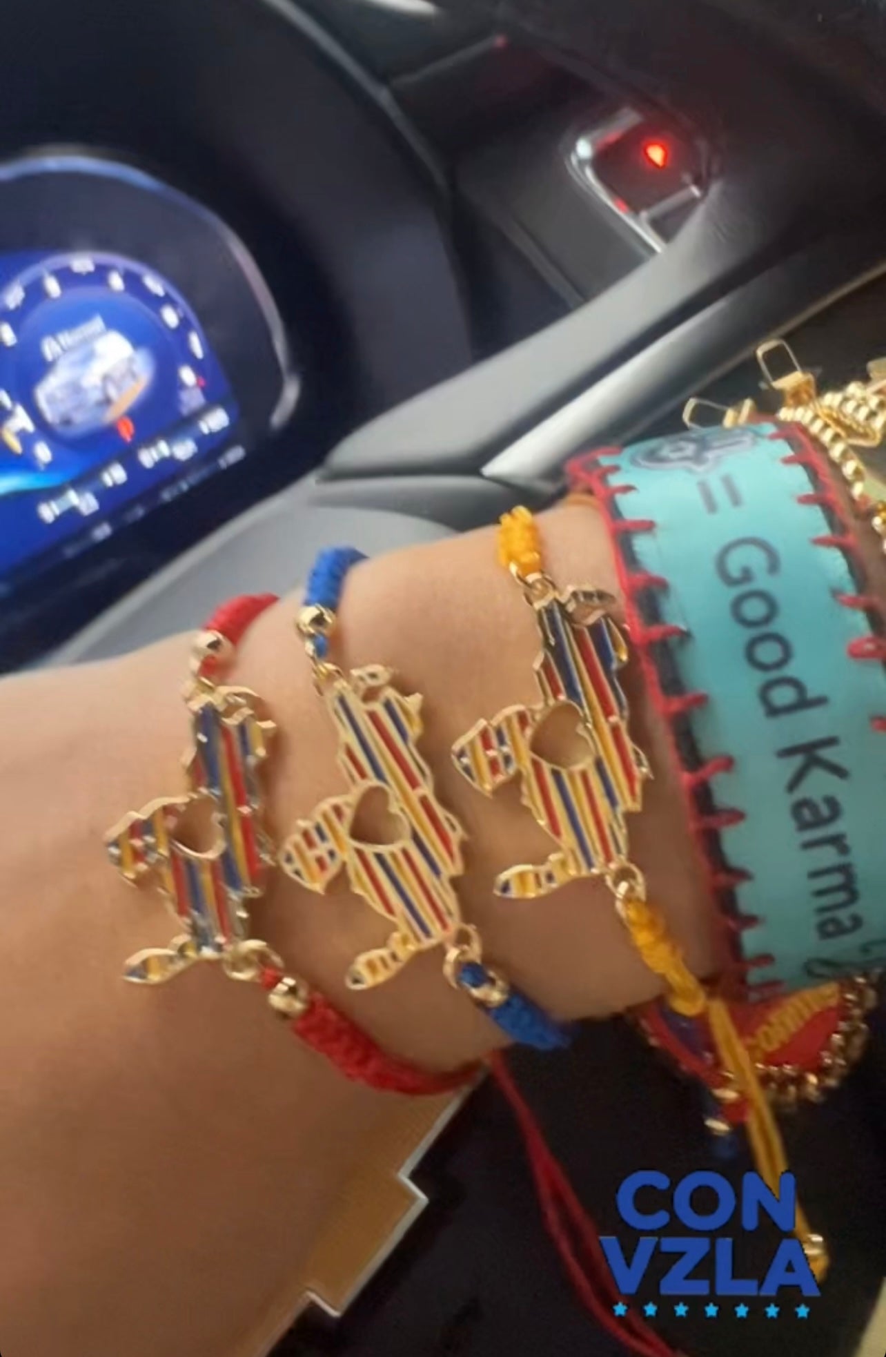 Vzla bracelet tricolor