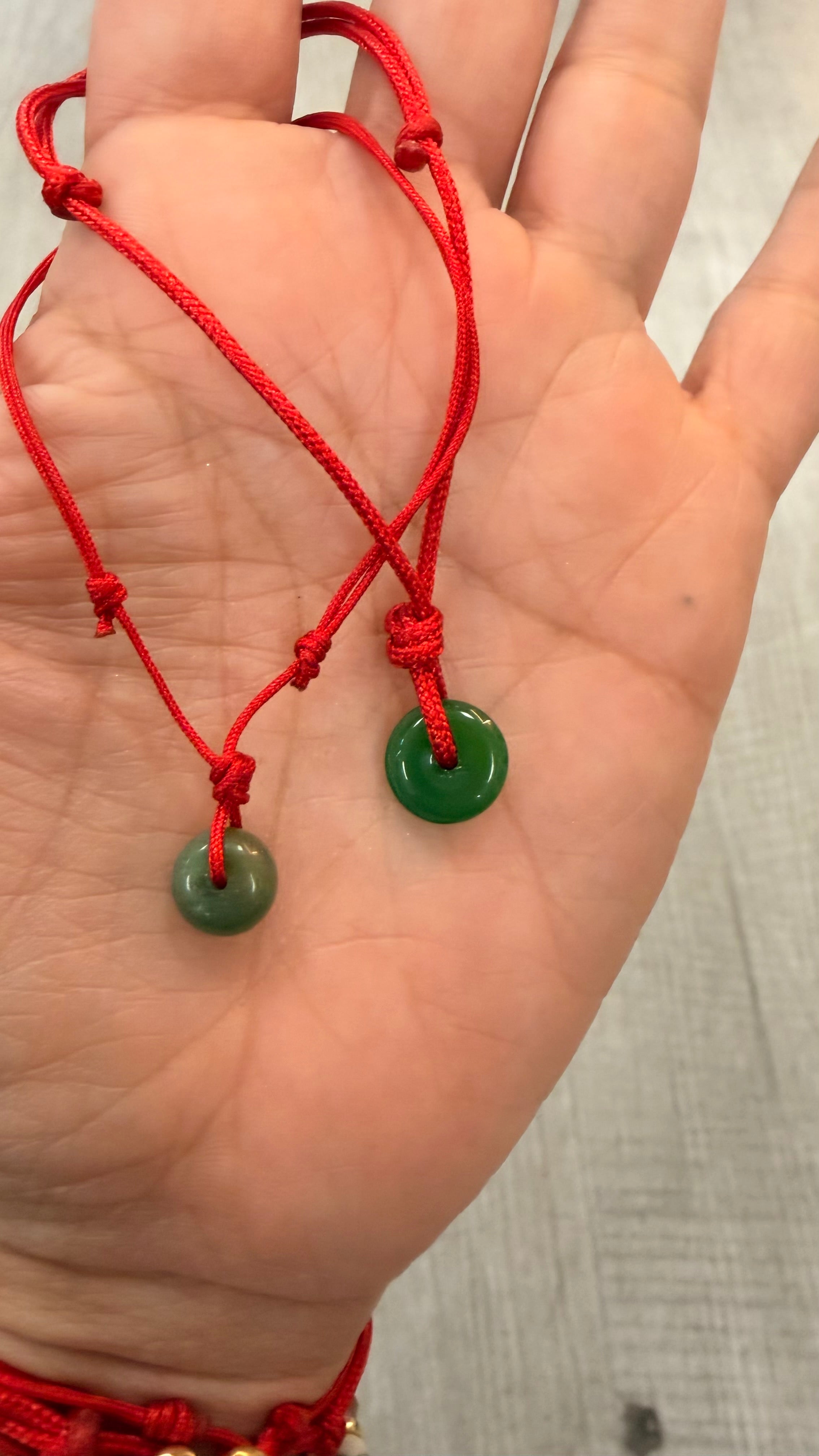 Hilito rojo Jade Protection tini/ mini/ medium