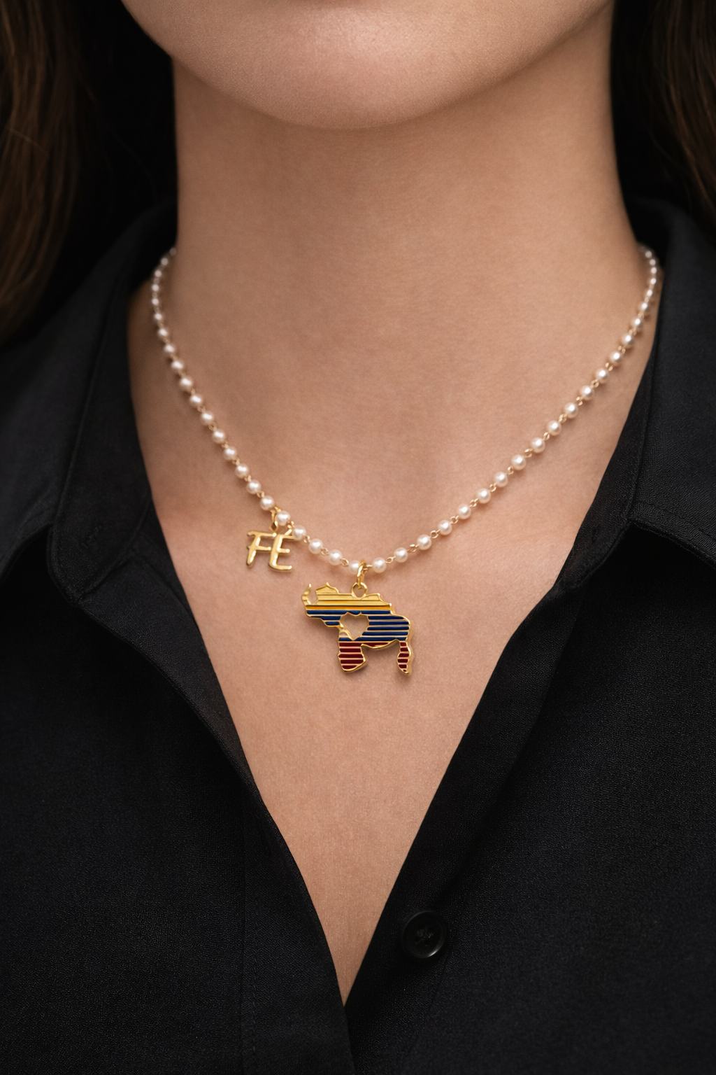 VZLA necklace Perlas Fe