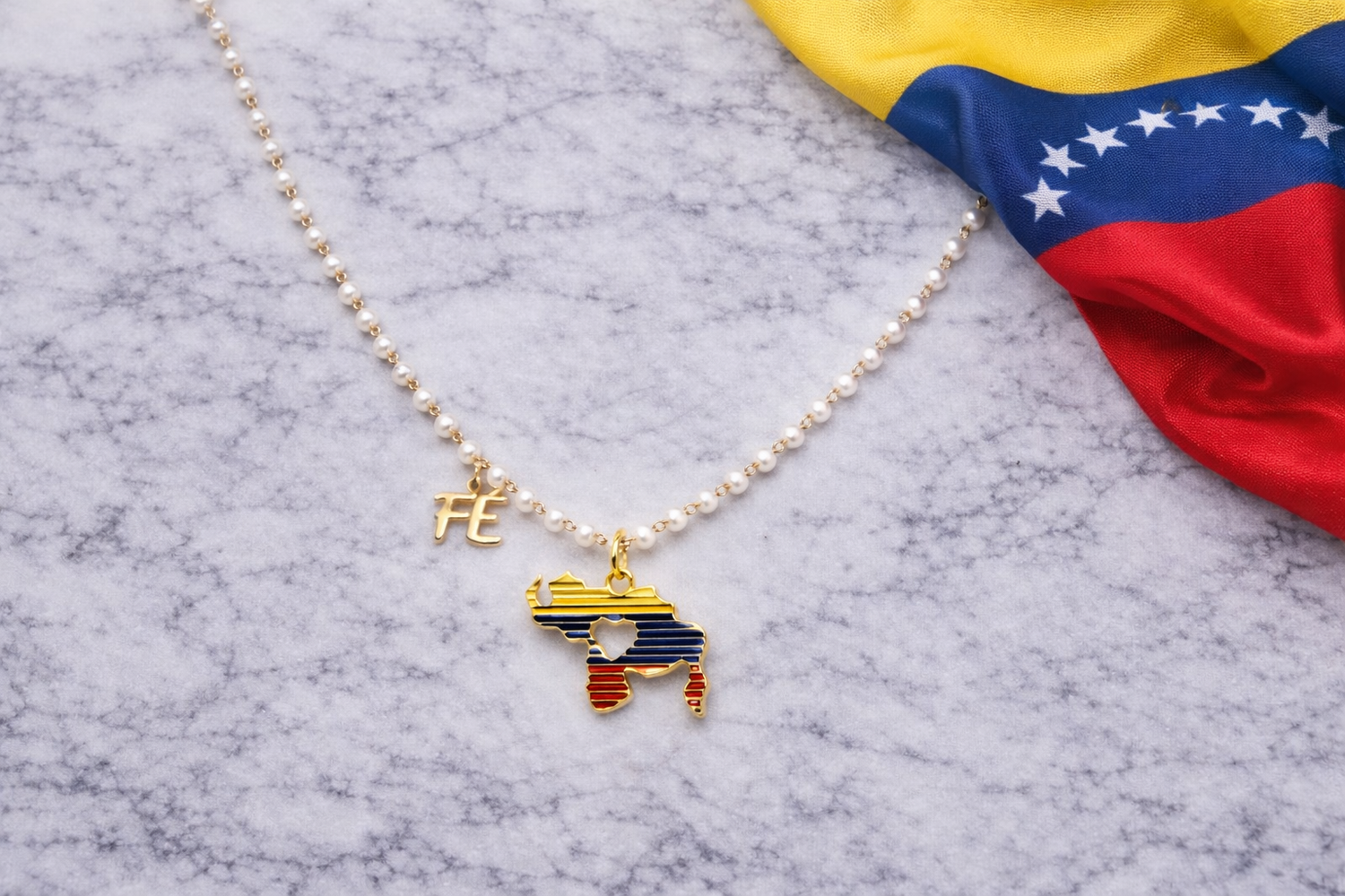 VZLA necklace Perlas Fe