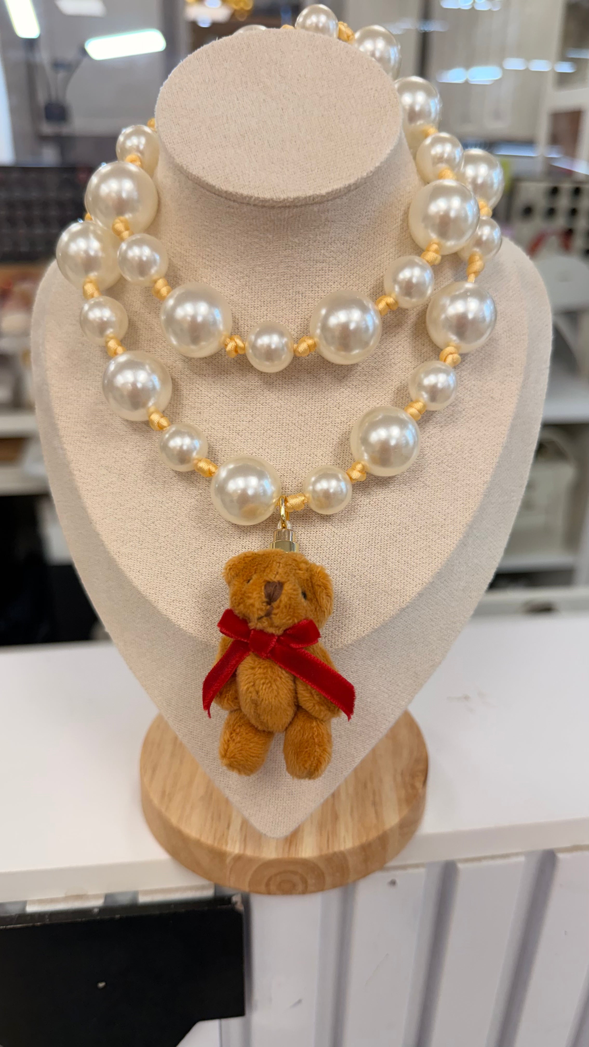 Necklace Teddy bears pearls
