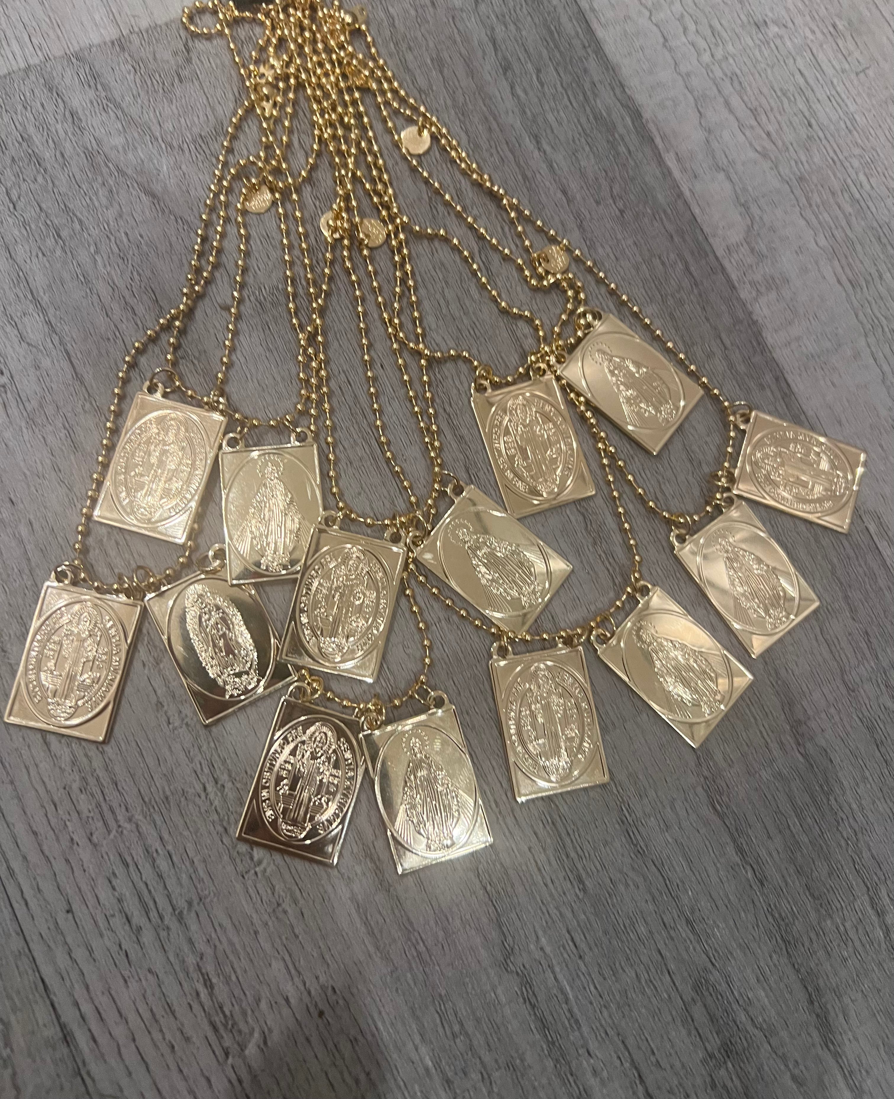 Escapulario Dorado Grande
